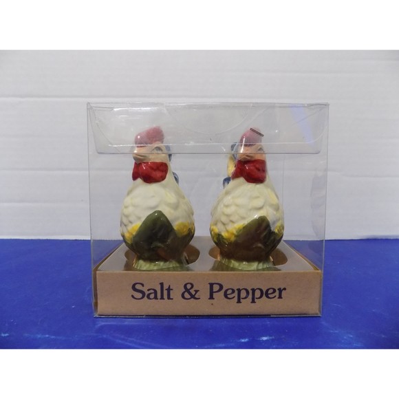 New Roosters Chickens Hens Salt and Pepper Shakers - Picture 2 of 5